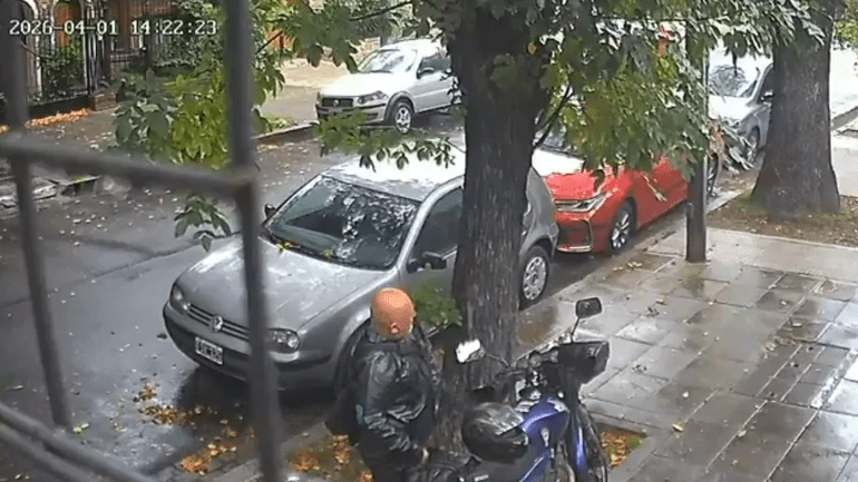 Un “delivery” de dólares se defendió y baleó a un asaltante en Núñez