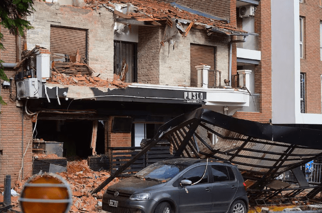 Imputan a un arquitecto y a un ingeniero por el derrumbe fatal de un edificio en Córdoba