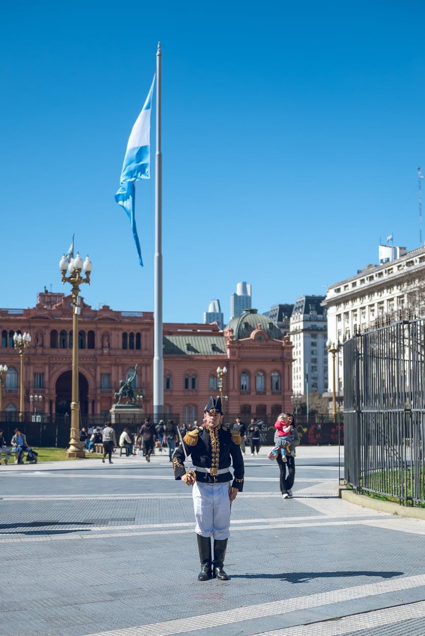 Grietas en el gobierno mientras marcha federal reclama por políticas sanitarias