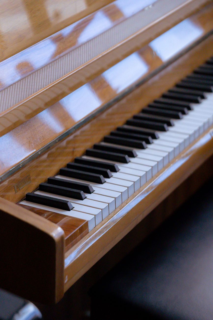 Desde Miami, una compositora argentina toca piano para cada gol